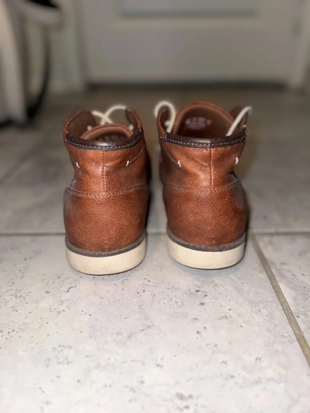 Dr. Scholl's Men's Chukka Boots Brown Size 9 Lace-Up Scroll